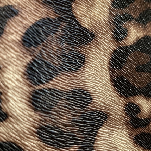 BNWT Laura Mercier Leopard Faux  Leather Limited Edition Makeup Cosmetic… - Picture 9 of 9